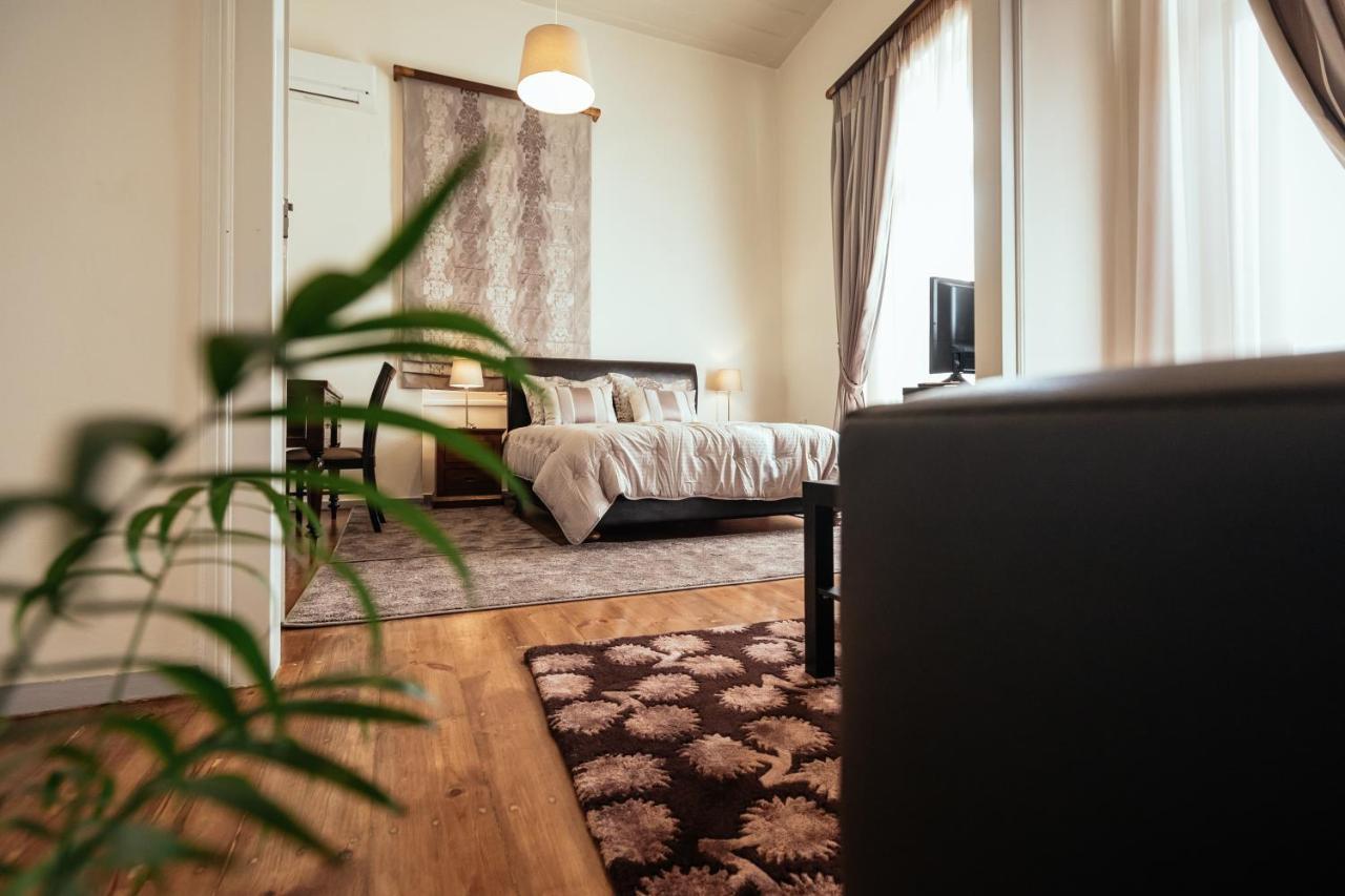 Pallazo Palamidi Apartment *